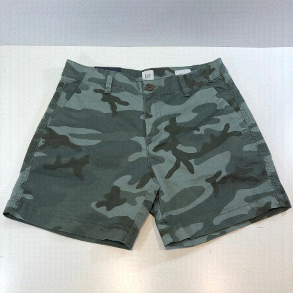 GAP Camo Green mid rise Shorts